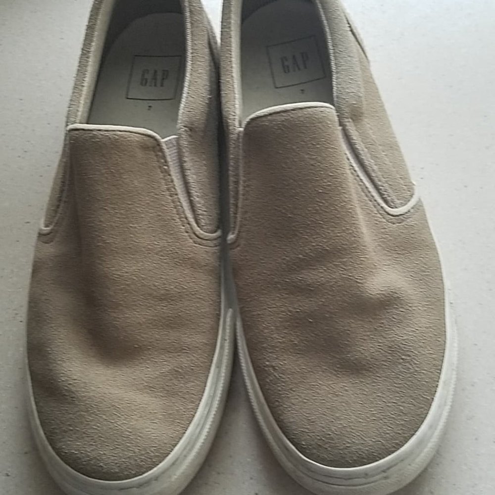 gap shoes size 7